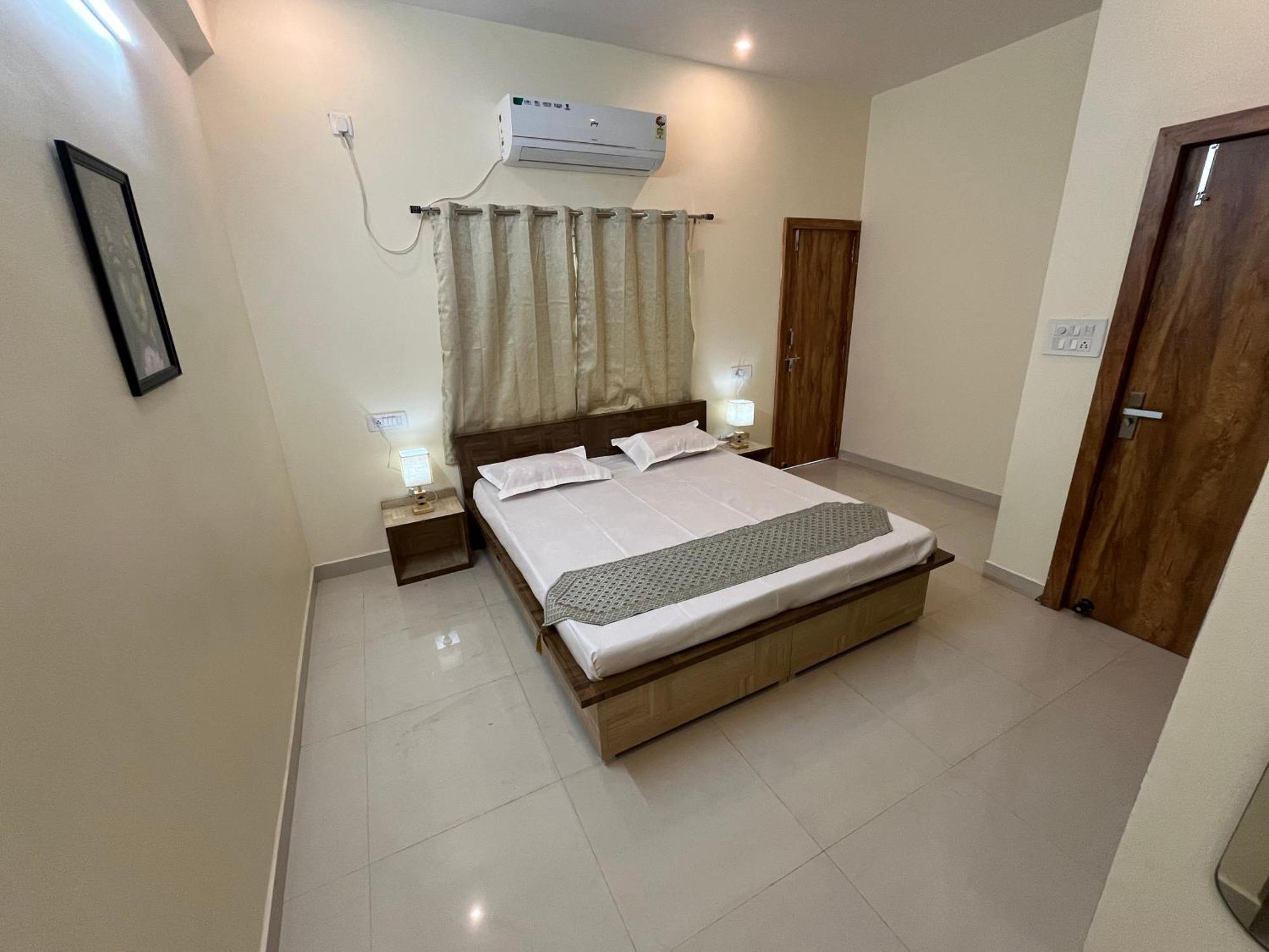 Hotel Shivashray Luxury Stays & Inn اوجاين المظهر الخارجي الصورة