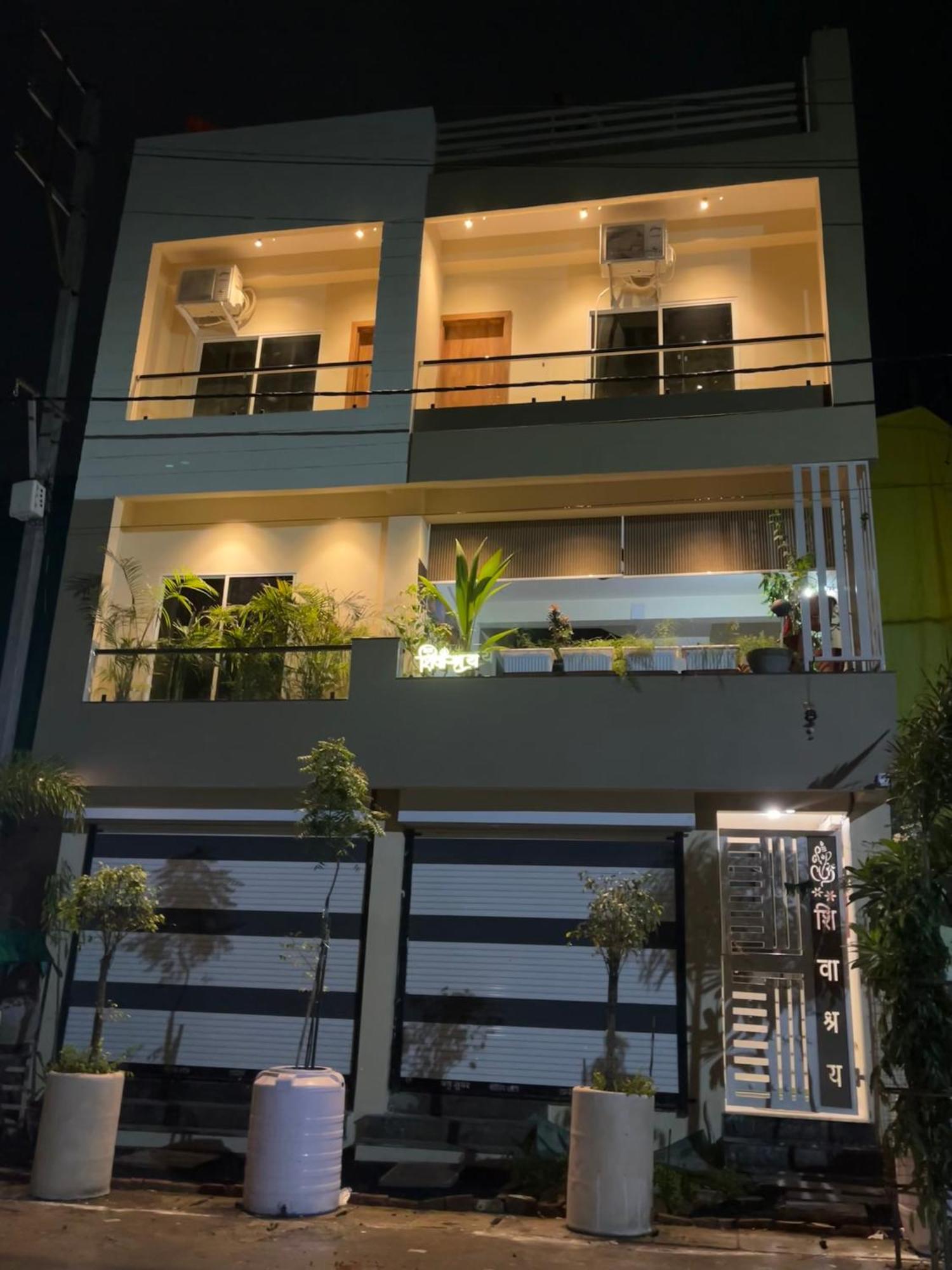 Hotel Shivashray Luxury Stays & Inn اوجاين المظهر الخارجي الصورة
