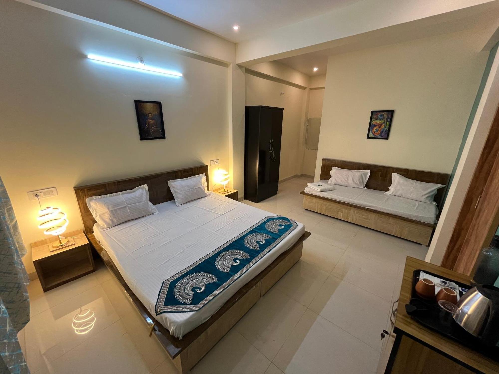 Hotel Shivashray Luxury Stays & Inn اوجاين المظهر الخارجي الصورة