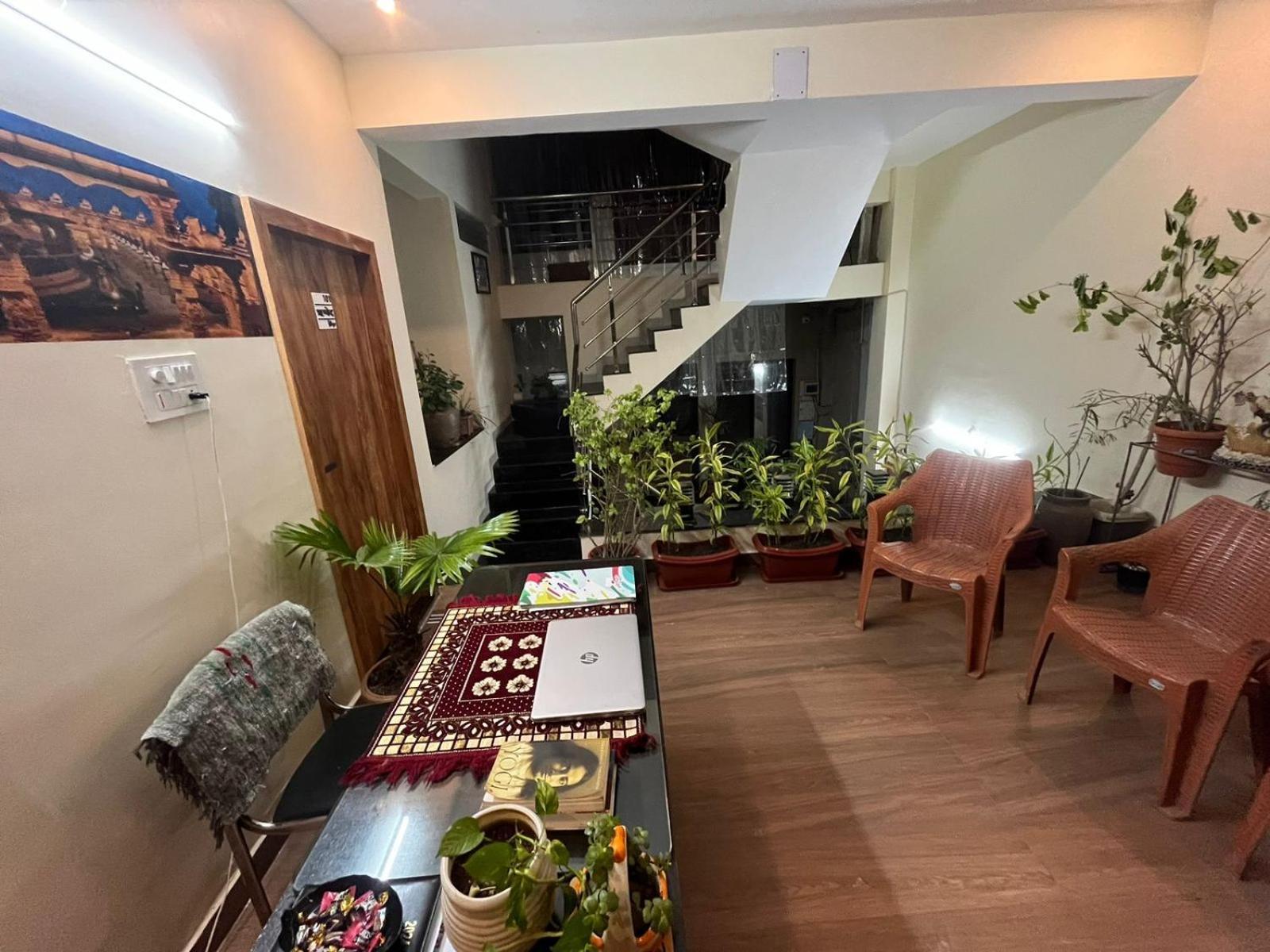 Hotel Shivashray Luxury Stays & Inn اوجاين المظهر الخارجي الصورة