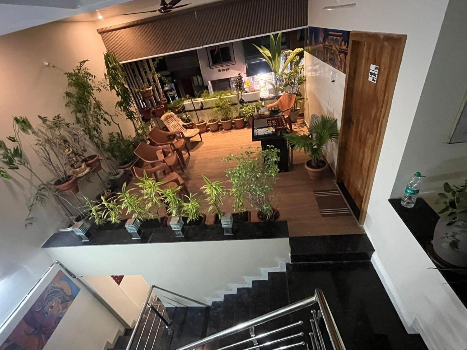 Hotel Shivashray Luxury Stays & Inn اوجاين المظهر الخارجي الصورة