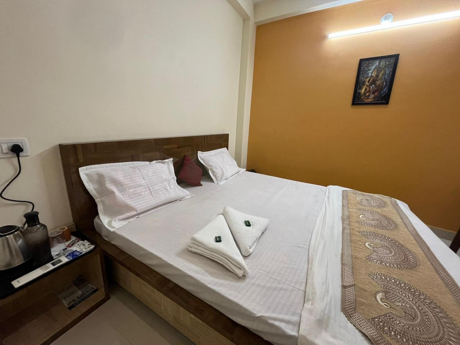 Hotel Shivashray Luxury Stays & Inn اوجاين الغرفة الصورة