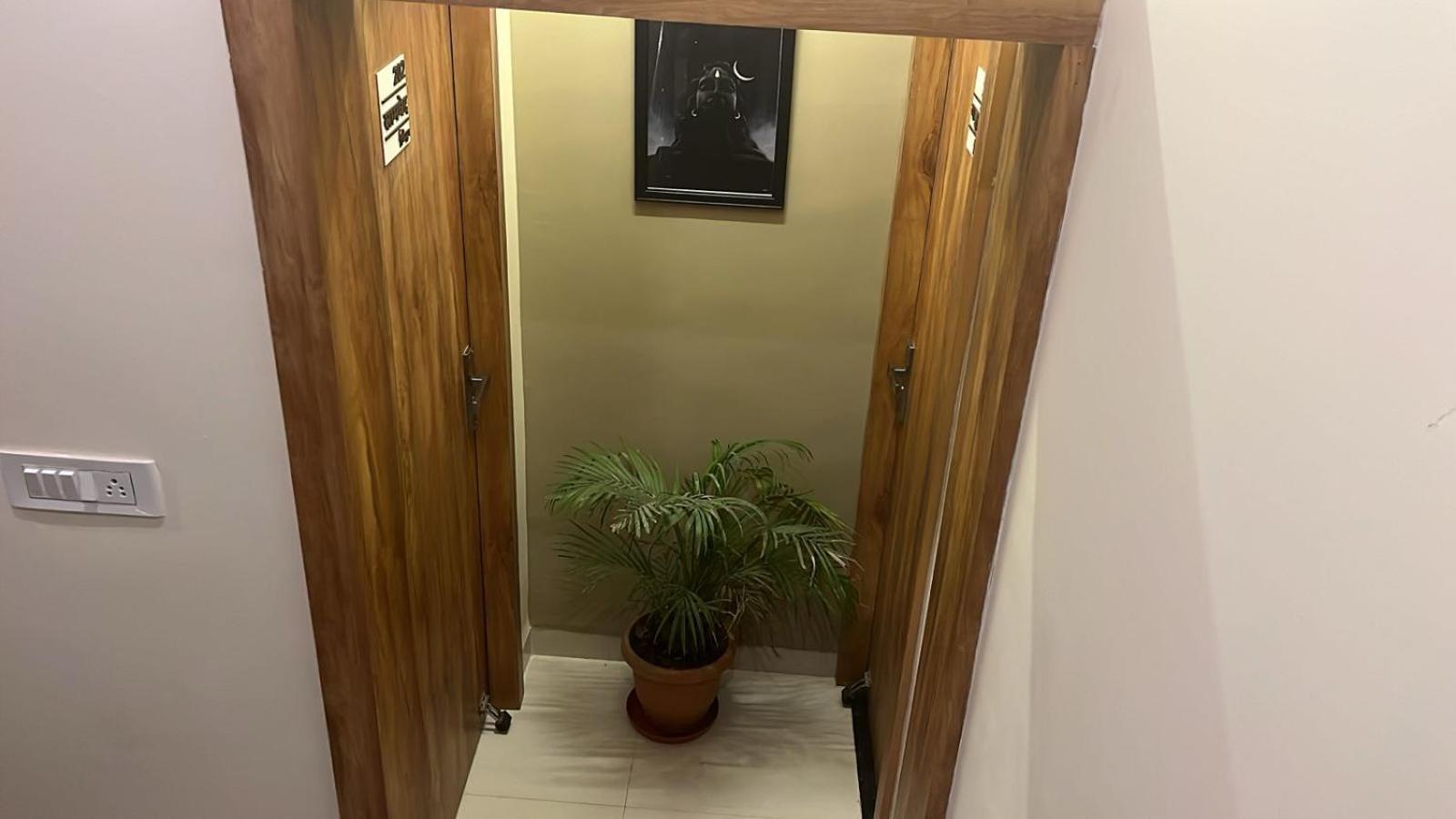 Hotel Shivashray Luxury Stays & Inn اوجاين المظهر الخارجي الصورة