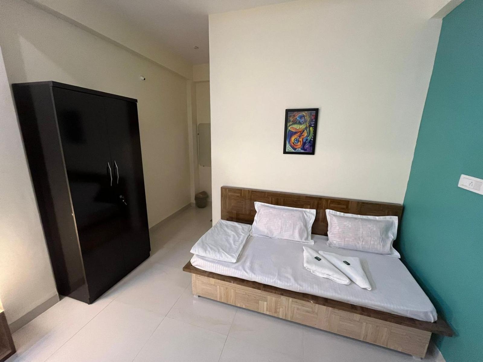 Hotel Shivashray Luxury Stays & Inn اوجاين الغرفة الصورة