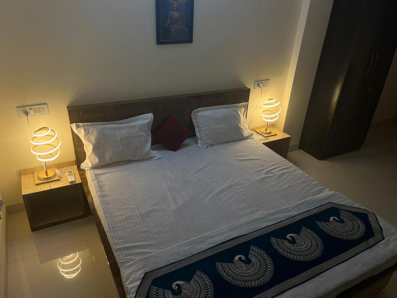 Hotel Shivashray Luxury Stays & Inn اوجاين الغرفة الصورة