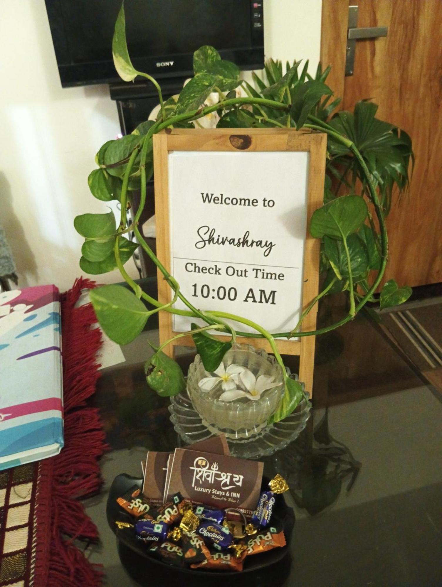 Hotel Shivashray Luxury Stays & Inn اوجاين المظهر الخارجي الصورة